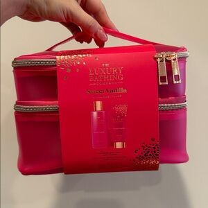 NWT~The luxury bathing company